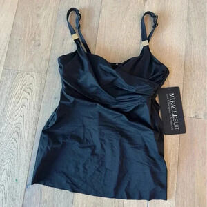 Miraclesuit Hibiskiss Crisscross Tankini Top Black 34DD